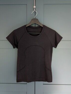lululemon Swiftly Tech Short-Sleeve Shirt | Size 6 | Waist Length | Black